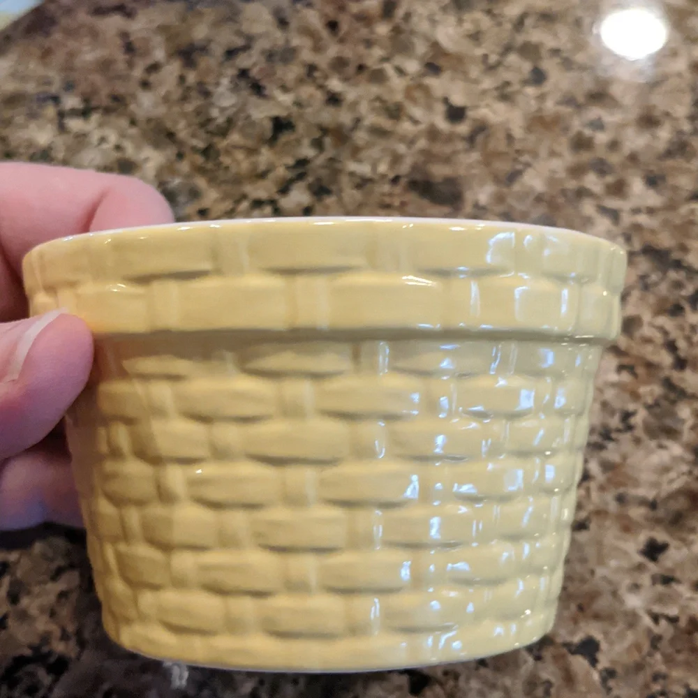 Crate&Barrel Yellow Woven-Texture Ceramic Ramekin Berry Ice Cream Bowl